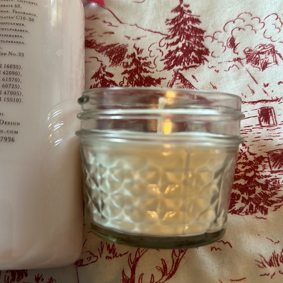 Lotion and candle bundle - Picture 9 of 9